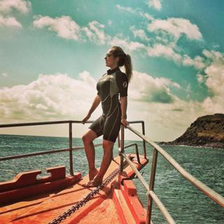 Renata Dávila feet photo thumbnail