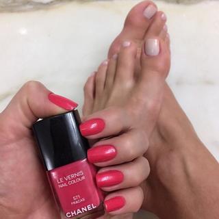 Renata Dávila feet photo thumbnail