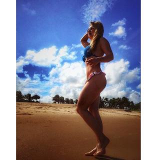 Renata Dávila feet photo thumbnail