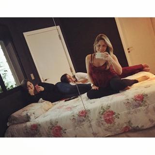 Renata Dávila feet photo thumbnail