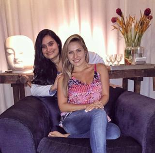 Renata Dávila feet photo thumbnail