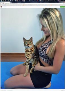 Renata Dávila feet photo thumbnail