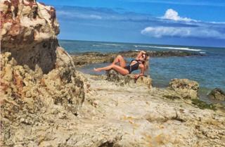 Renata Dávila feet photo thumbnail