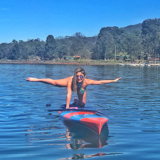 Renata Dávila feet photo thumbnail