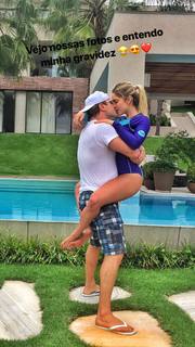 Renata Dávila feet photo thumbnail