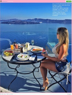 Renata Dávila feet photo thumbnail