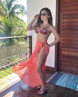 Renata Dávila feet photo thumbnail