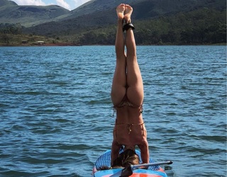 Renata Dávila feet photo thumbnail