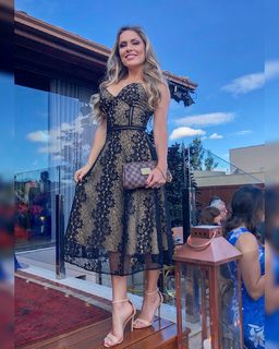 Renata Dávila feet photo thumbnail