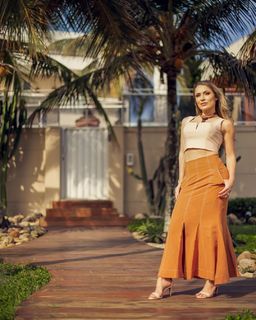 Renata Dávila feet photo thumbnail