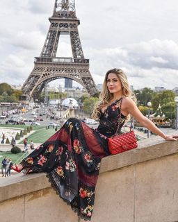 Renata Dávila feet photo thumbnail