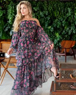 Renata Dávila feet photo thumbnail