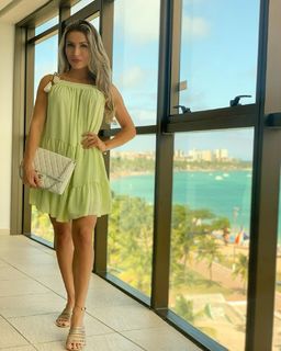 Renata Dávila feet photo thumbnail