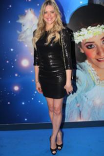 Renata Fan feet photo thumbnail