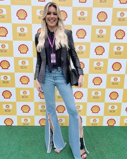 Renata Fan feet photo thumbnail