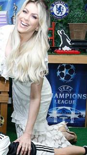 Renata Fan feet photo thumbnail