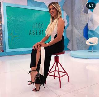 Renata Fan feet photo thumbnail