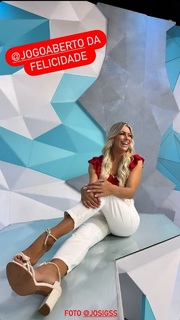 Renata Fan feet photo thumbnail