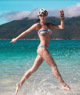 Renata Kuerten feet photo 2