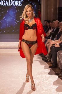 Renata Langmannova feet photo 3