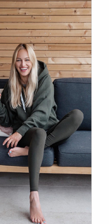Renata Langmannova feet photo 7