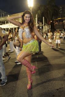 Renata Molinaro feet photo 14