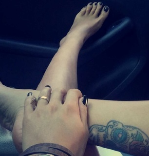 Renata Molinaro feet photo 2
