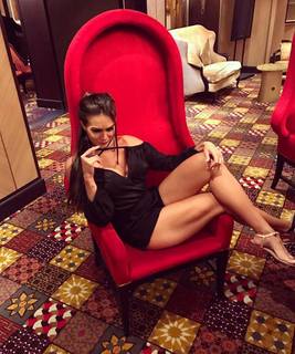 Renata Molinaro feet photo 4