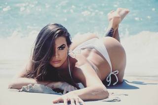 Renata Molinaro feet photo 10