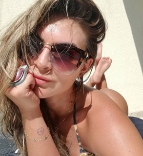 Renata Molinaro feet photo 10