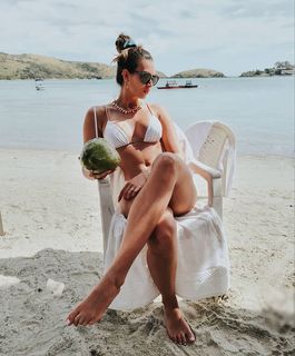 Renata Molinaro feet photo 19
