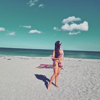 Renata Molinaro feet photo 14