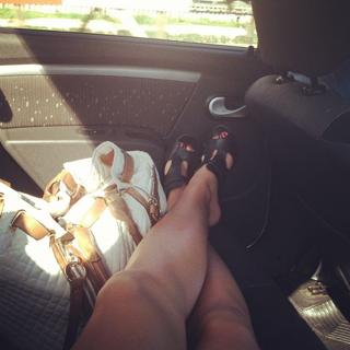 Renata Molinaro feet photo 2
