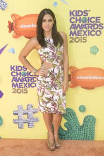 Renata Notni feet photo thumbnail