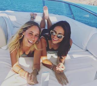 Renata Notni feet photo thumbnail