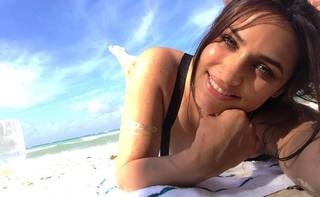 Renata Notni feet photo thumbnail