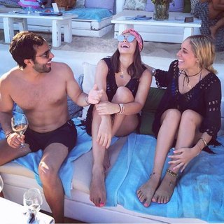 Renata Notni feet photo thumbnail