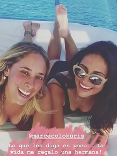 Renata Notni feet photo thumbnail