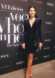 Renata Notni feet photo thumbnail