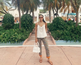 Renata Notni feet photo thumbnail