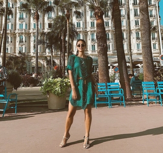 Renata Notni feet photo thumbnail