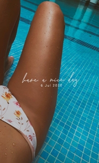 Renata Notni feet photo thumbnail