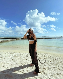 Renata Notni feet photo thumbnail