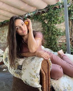 Renata Notni feet photo thumbnail