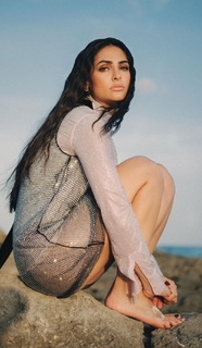 Renata Notni feet photo thumbnail