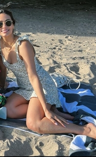 Renata Notni feet photo thumbnail