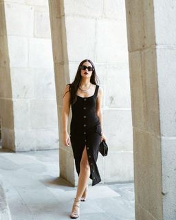 Renata Notni feet photo thumbnail