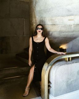 Renata Notni feet photo thumbnail