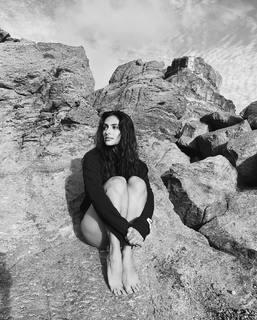 Renata Notni feet photo thumbnail