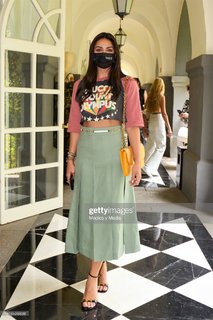 Renata Notni feet photo thumbnail